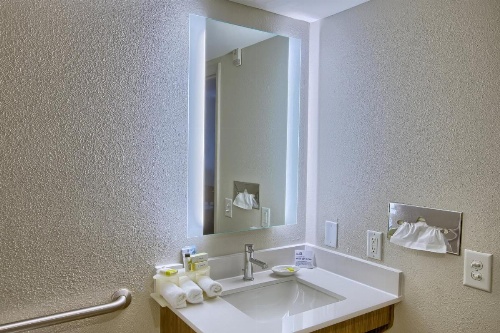 Holiday Inn Express Hotel And Suites Raleigh North - Wake Forest image 7